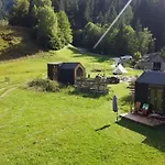 The Alpine Experience By Tiny Away Dom wakacyjny